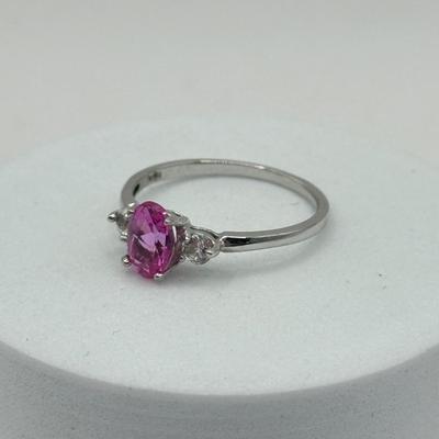 LOT 194J: Vintage 10K White Gold Pink Stone Solitaire Ring (1.37g)