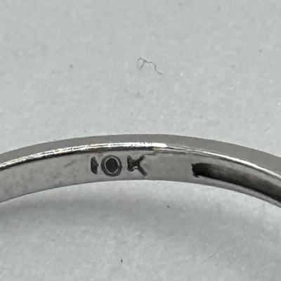 LOT 194J: Vintage 10K White Gold Pink Stone Solitaire Ring (1.37g)