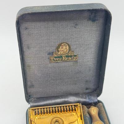 LOT 198J: Vintage Ever Ready Shaving Kit