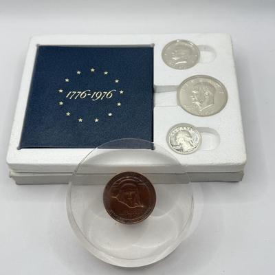 LOT 199J: Commemorative Statue of Liberty Coin & Bicentennial Proof Set