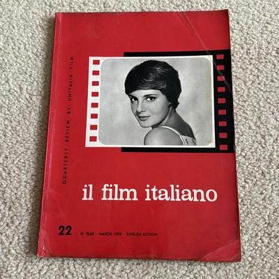 LOT 230F: 1970 The A,nnotated Dracula, 1958-1959 Il Film Italiano Magazines, American Cinematographer June 1972 Issue & More