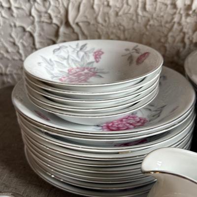 LOT 233F: Vintage Meito Norleans China Princess Pattern made in Japan