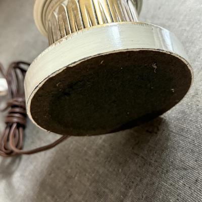 LOT 235F: Tall Vintage Stiffel Brass Accent Table Lamp