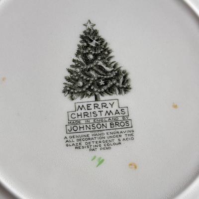 LOT 238F: Vintage Johnson Bros Transferware "Merry Christmas" Service for 8 w/ Gravy Boat