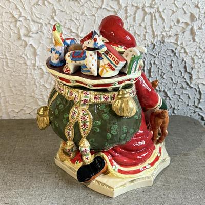 LOT 249F: Studio Nova Woodland Holly Santa Cookie Jar JA015