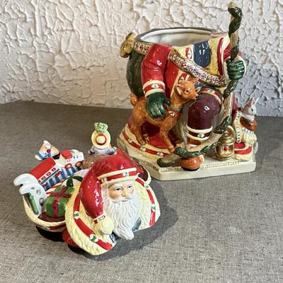 LOT 249F: Studio Nova Woodland Holly Santa Cookie Jar JA015