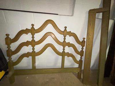 LOT 993B: Vintage Full Sized Shabby Chic Scalloped Headboard, Foot lard & Rails