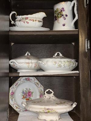 LOT 199KK: Beautiful Porcelain China lidded dishes +more