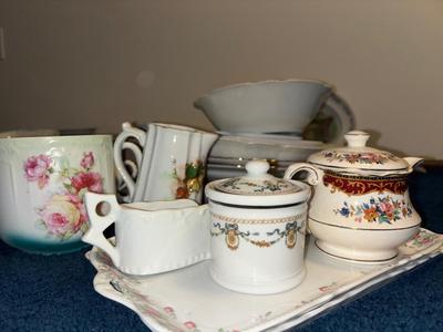 LOT 121AAA: Large lot of vintage and antique China L@@K
