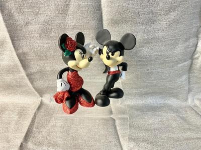 Lot 566 Disney Porcelain Mickey & Minnie Figurines Dressed for the Gala, in box-Paso doble