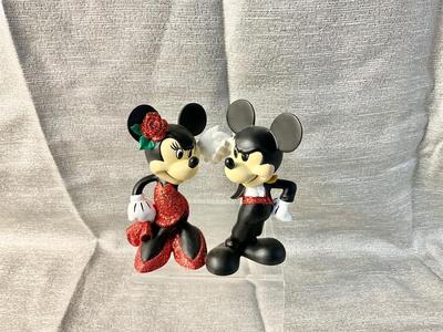 Lot 566 Disney Porcelain Mickey & Minnie Figurines Dressed for the Gala, in box-Paso doble