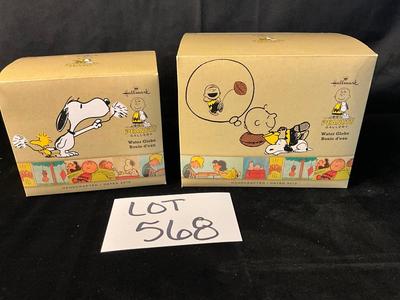 Lot 568 Hallmark Peanuts Waterglobes 2012 Charlie Brown & Snoopy