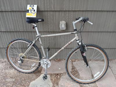 Nice Gary Fisher Mamba Mountain bike with instruction book