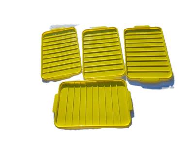 4 Plastic Trays