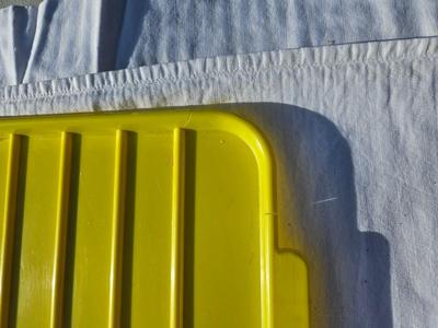 4 Plastic Trays