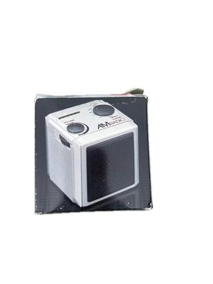 NIB: 1980s Americana AM Cube Radio With Box