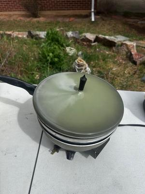 Vintage Oster Controlled electrical Heat Buffet/cooker/server pan Avocado Green