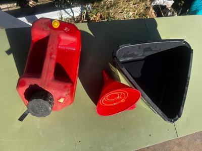 Oil Pan, Funnel Set & Gas Can