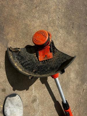 Black & Decker Orange weedwacker
