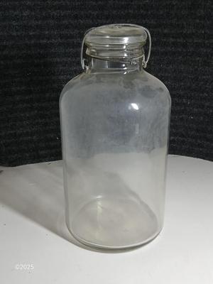 Antique "8" Marked E-Z Seal Jar with Glass Lid