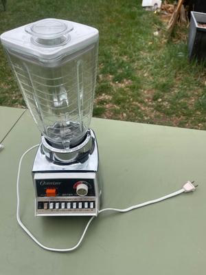 Vintage Oster Osterizer Blend 10 Speed Blender / Chopper