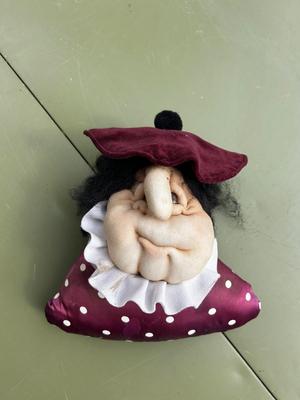 Doorstop witch