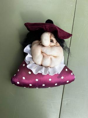 Doorstop witch