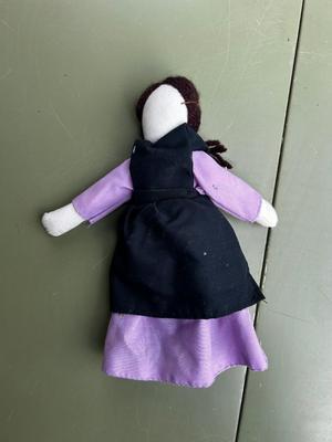 Set of 4 Amish Dolls