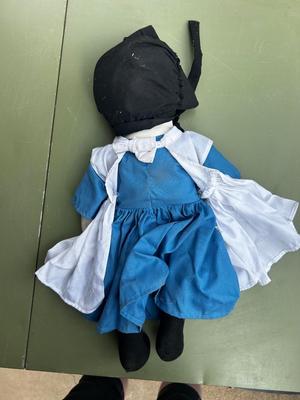 Set of 4 Amish Dolls