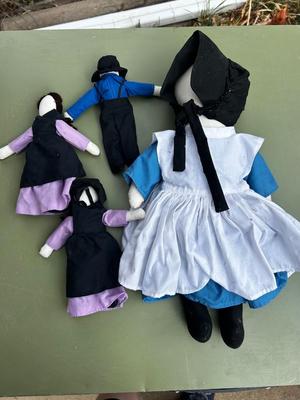 Set of 4 Amish Dolls