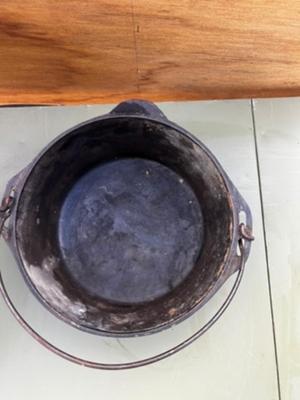 Cast Iron Dutch Oven for campouts