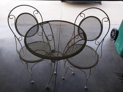 CAFE METAL PATIO TABLE AND CHAIRS-WHITE
