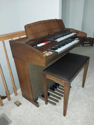 KIMBELL SUPERSTAR ORGAN WITH BENCH