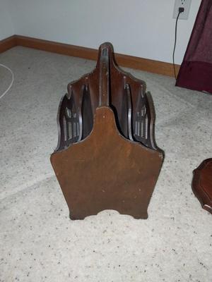 WOODEN FLOOR LAMP AND VINTAGE WOODEN MAGAZINE HOLDER