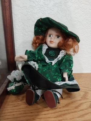 COLLECTABLE DOLL IN DISPLAY CASE