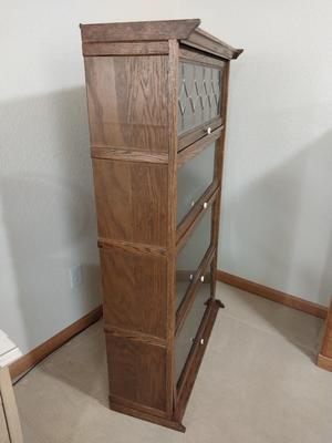 LIBRARIAN BOOKSHELF