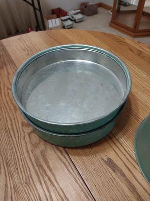 VINTAGE CAKE CARRIER AND TRAY