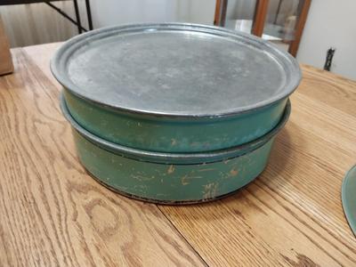 VINTAGE CAKE CARRIER AND TRAY