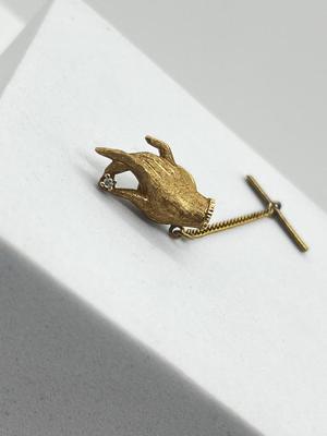 LOT 12: 14K Yellow Gold and Diamond Hand Tie Pin - 2.3 GTW