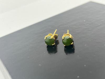 LOT 13: 10K Yellow Gold and Jade Bracelet with 14K Yellow Gold Post Earrings - 1.6 GTW