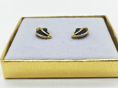 LOT 16: 14K Yellow Gold Sapphire Baguette Pierced Earrings - 2.36 GTW
