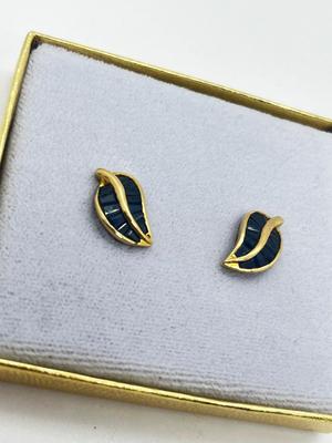 LOT 16: 14K Yellow Gold Sapphire Baguette Pierced Earrings - 2.36 GTW