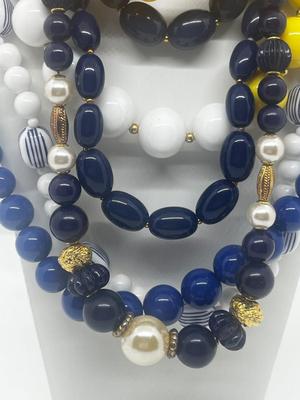 LOT 44: Retro Beaded Necklaces
