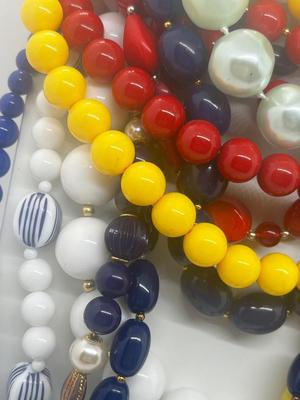 LOT 44: Retro Beaded Necklaces