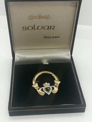 LOT 46: Good Luck Goldtone Claddagh Brooch