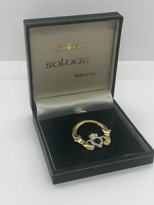 LOT 46: Good Luck Goldtone Claddagh Brooch