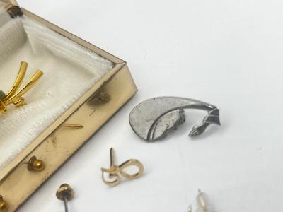 LOT 51: 14K Yellow Gold Pierced Earrings, Vintage Brooch and More!