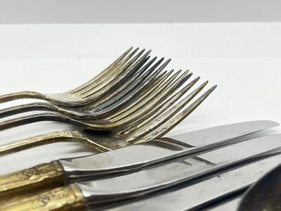 PRICE LOT 58: Vintage Silver Flatware - Forks and Spoons Total 393.93 Grams