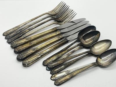 PRICE LOT 58: Vintage Silver Flatware - Forks and Spoons Total 393.93 Grams