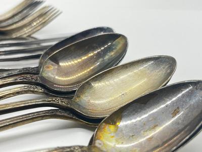 PRICE LOT 58: Vintage Silver Flatware - Forks and Spoons Total 393.93 Grams